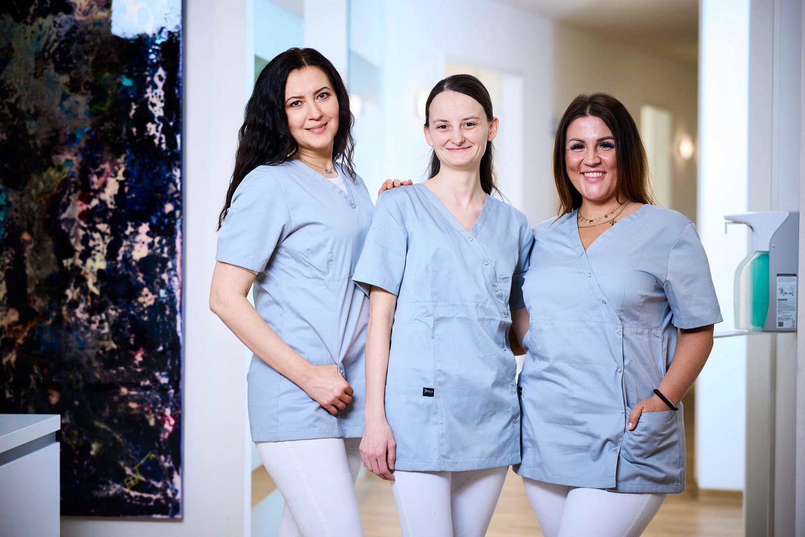 Zahnmedizinische Fachangestelle Team v.l. Elena Frick, Katharina Eppinger, Milena Gadzic